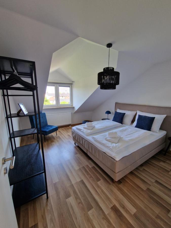 C4S Come4Stay Altoetting - 3-Zi Whg I Zentrale Lage I Parkplatz I Balkon I Wifi I Smarttv I 1 Kingsize, 1 Queensize Bett I Office Arbeitsplatz I Wohnbereich Mit Couch Und Essbereich I Voll Ausgestattete Kueche I Nespresso Eksteriør bilde