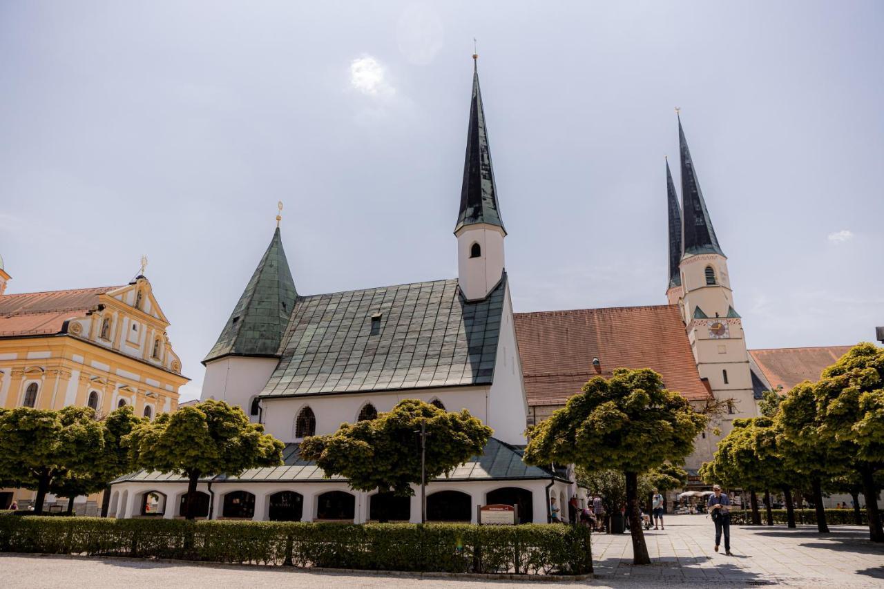 C4S Come4Stay Altoetting - 3-Zi Whg I Zentrale Lage I Parkplatz I Balkon I Wifi I Smarttv I 1 Kingsize, 1 Queensize Bett I Office Arbeitsplatz I Wohnbereich Mit Couch Und Essbereich I Voll Ausgestattete Kueche I Nespresso Eksteriør bilde