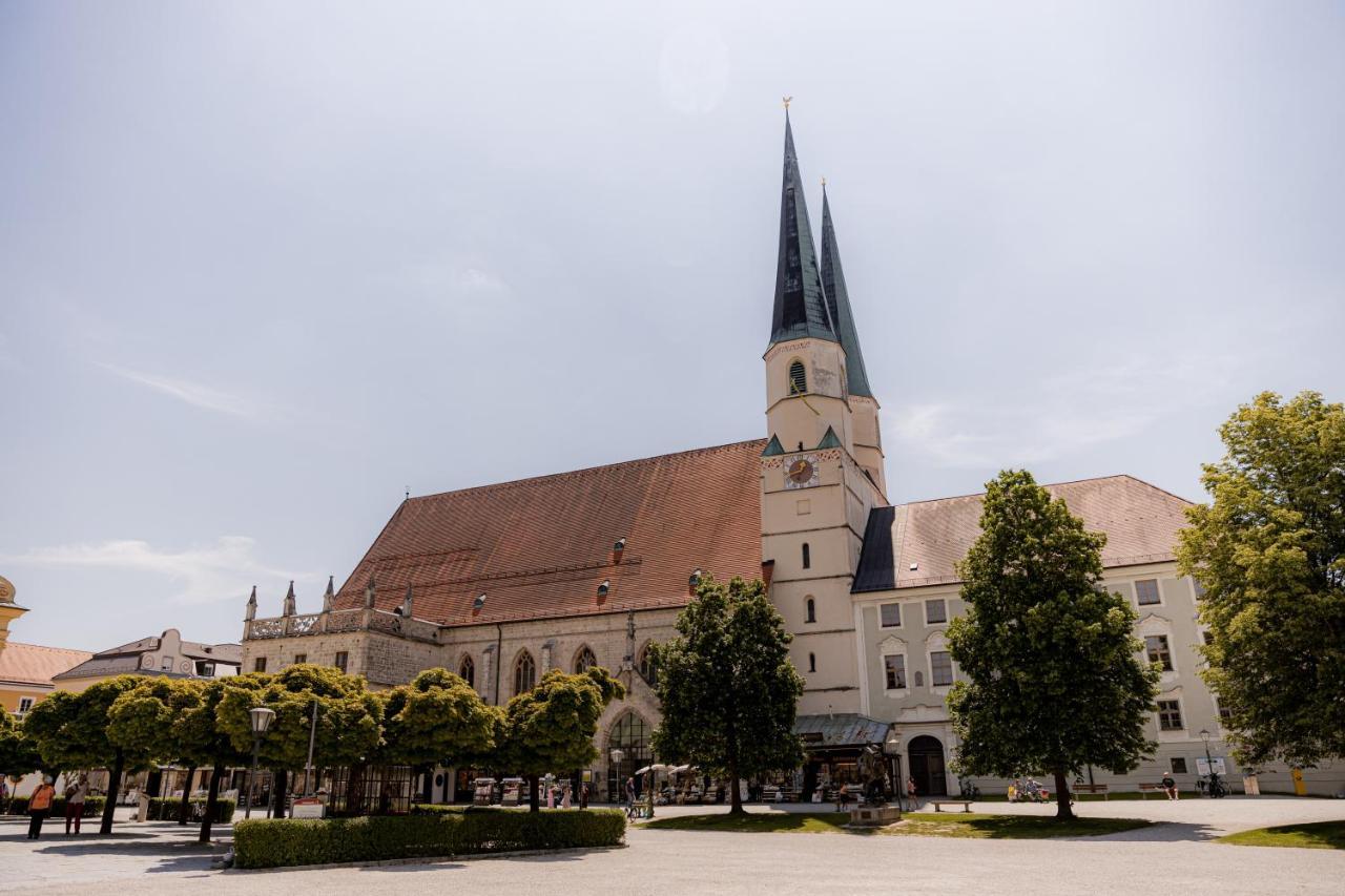 C4S Come4Stay Altoetting - 3-Zi Whg I Zentrale Lage I Parkplatz I Balkon I Wifi I Smarttv I 1 Kingsize, 1 Queensize Bett I Office Arbeitsplatz I Wohnbereich Mit Couch Und Essbereich I Voll Ausgestattete Kueche I Nespresso Eksteriør bilde