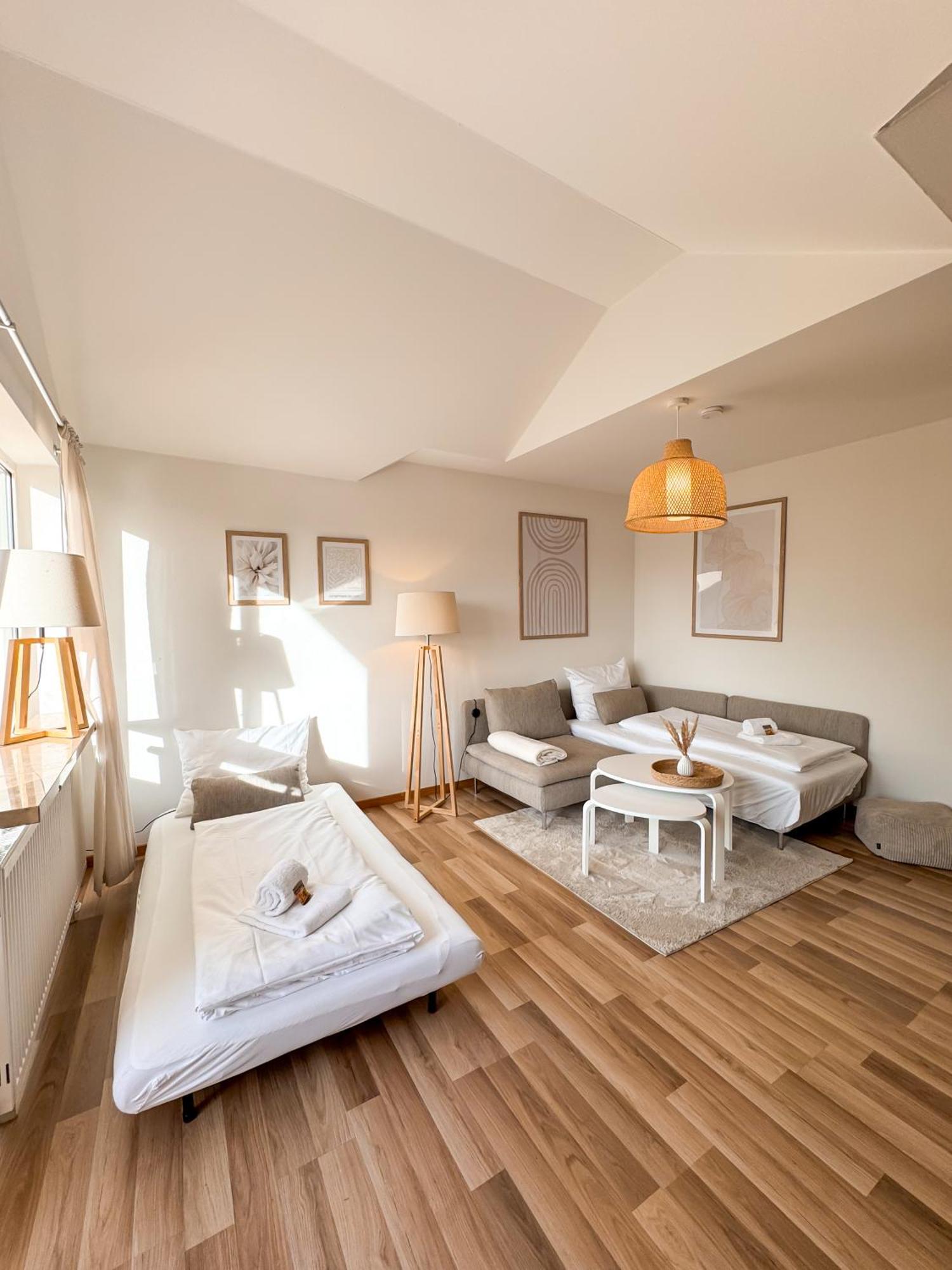 C4S Come4Stay Altoetting - 3-Zi Whg I Zentrale Lage I Parkplatz I Balkon I Wifi I Smarttv I 1 Kingsize, 1 Queensize Bett I Office Arbeitsplatz I Wohnbereich Mit Couch Und Essbereich I Voll Ausgestattete Kueche I Nespresso Eksteriør bilde